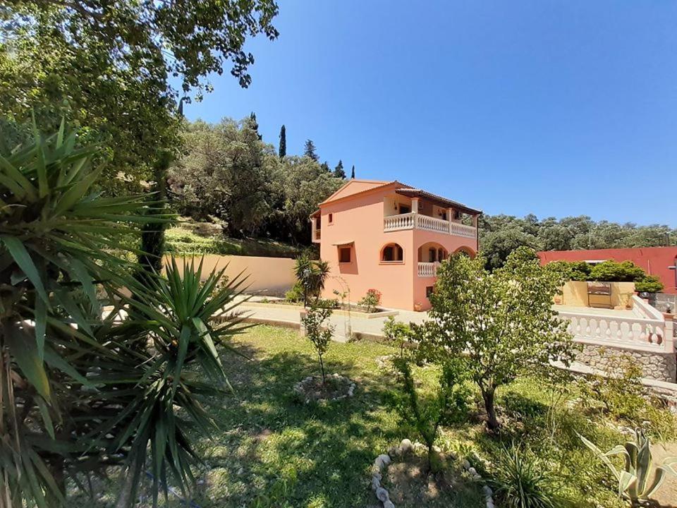Villa Silvia Ágios Matthaíos 外观 照片
