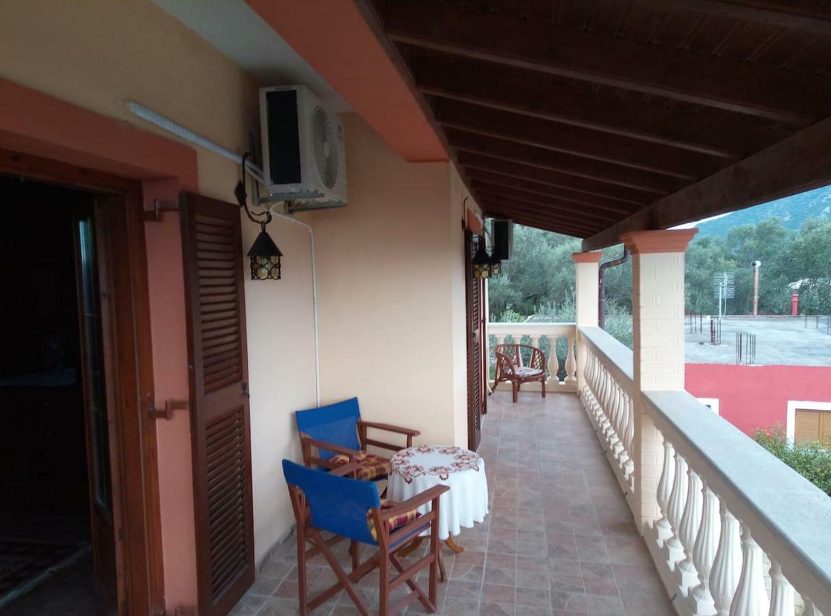 Villa Silvia Ágios Matthaíos 外观 照片