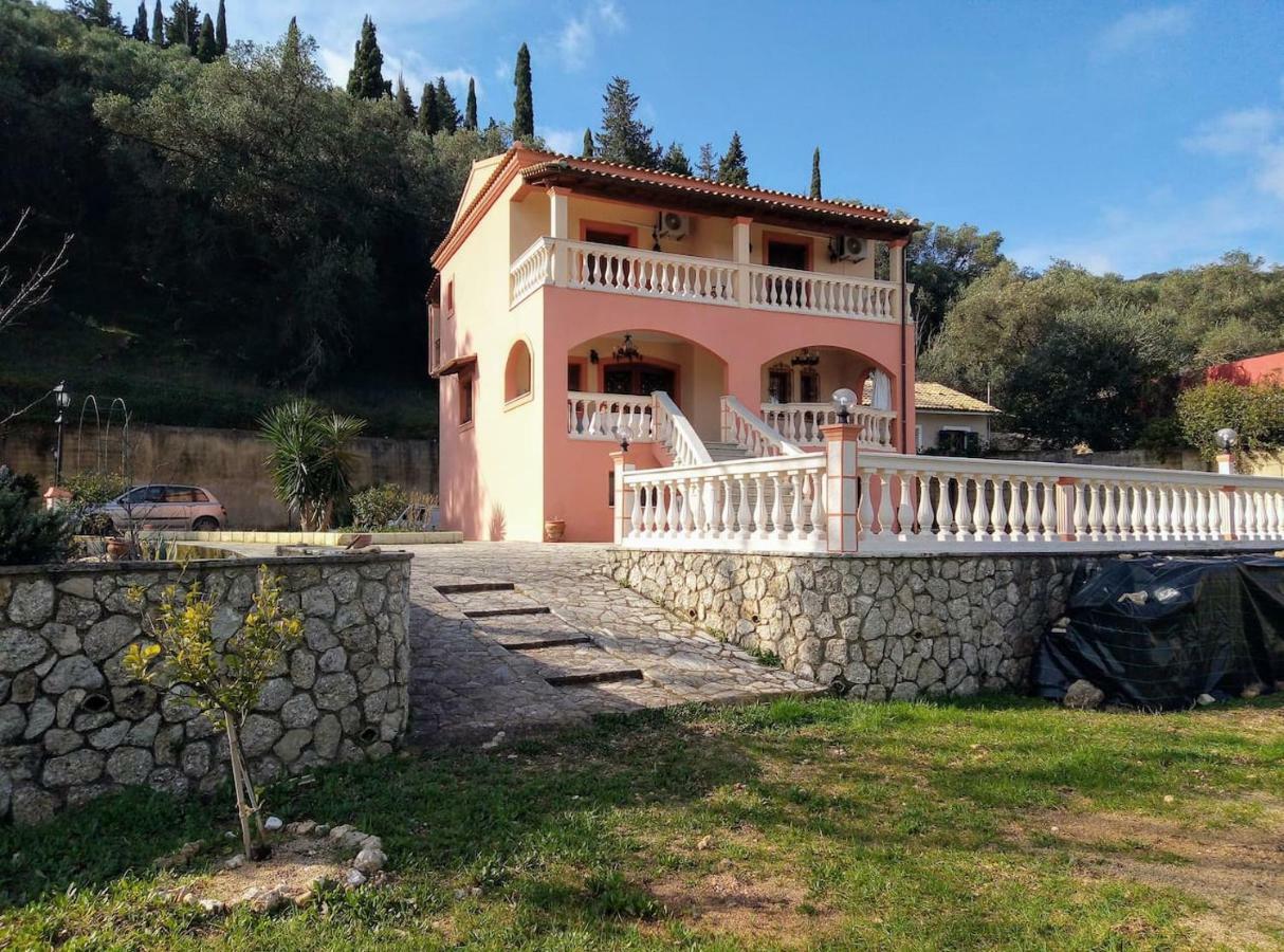 Villa Silvia Ágios Matthaíos 外观 照片