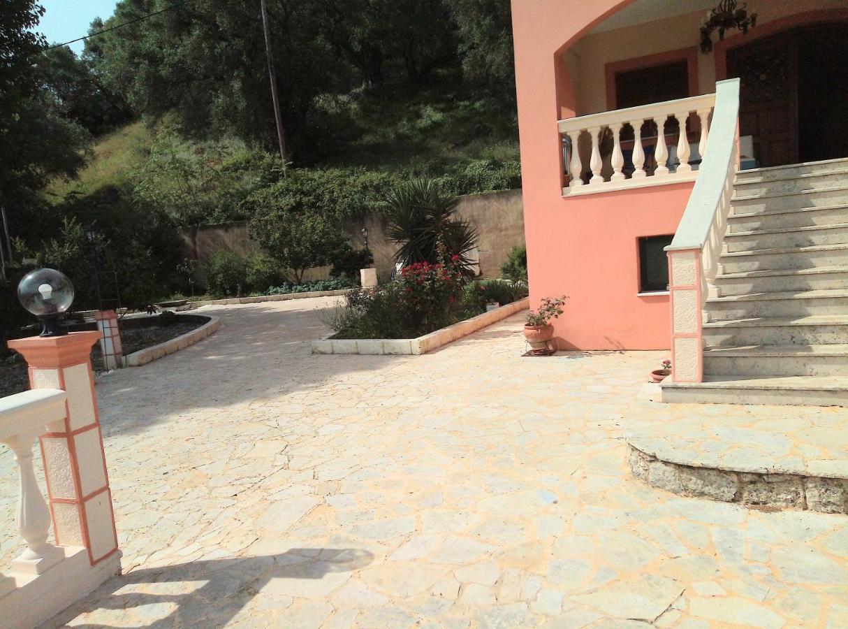 Villa Silvia Ágios Matthaíos 外观 照片